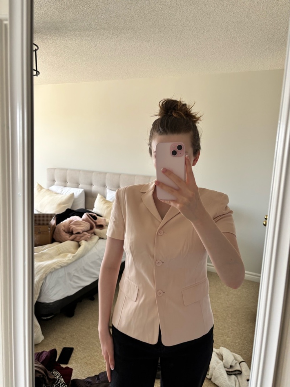 Tailored Short-Sleeve Blazer Jacket in Light Blush